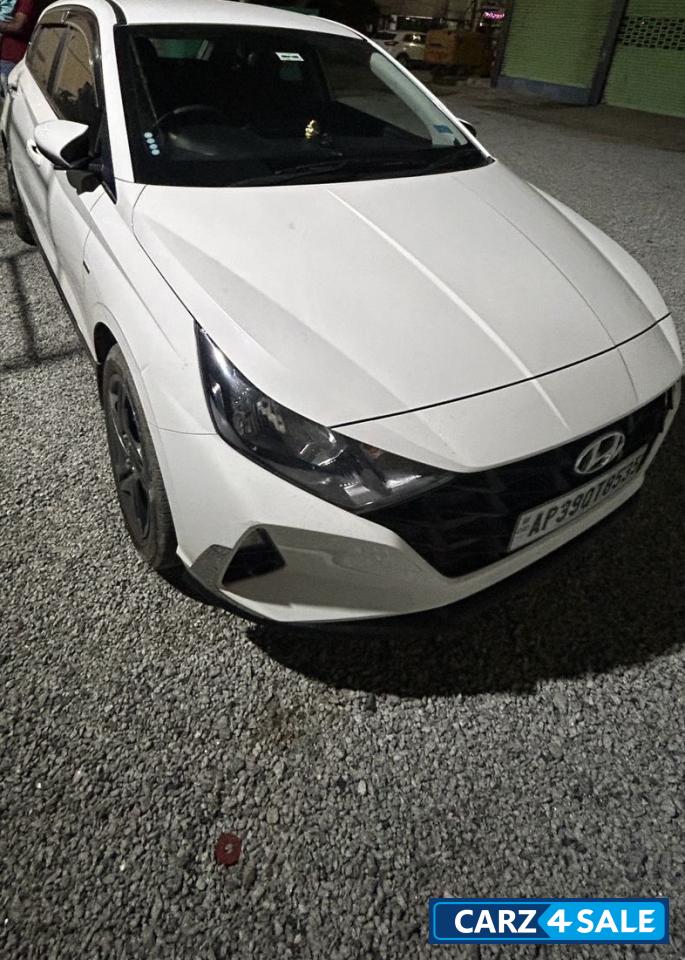 Hyundai i20 SportZ IVT