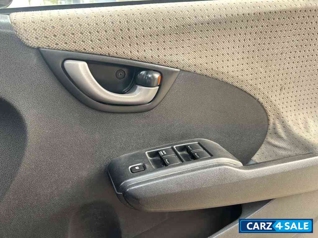 Honda Jazz Base 1.2 i-vtec