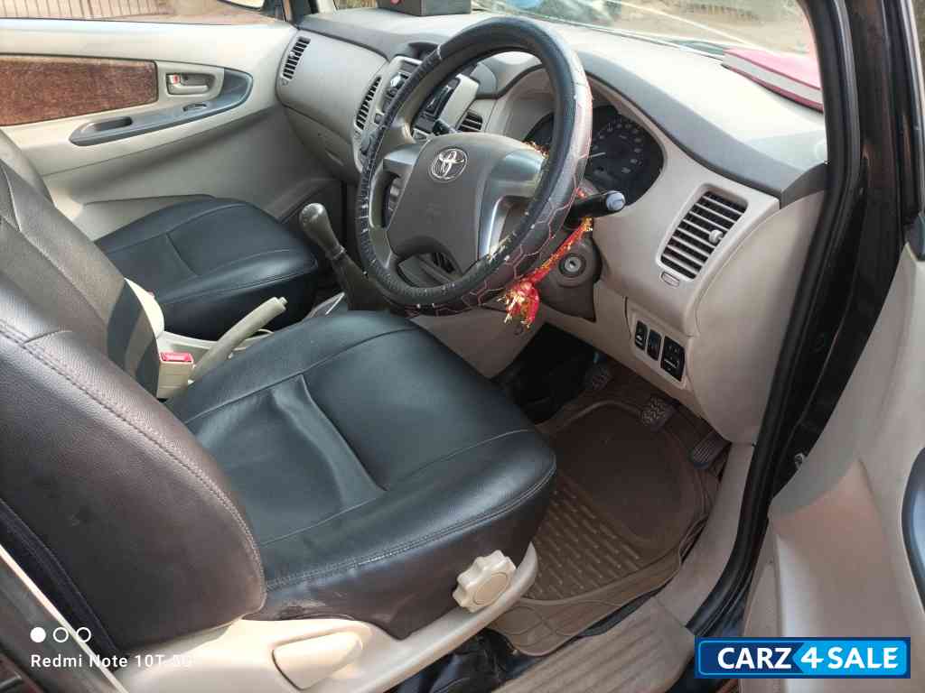 Toyota Innova 2.5 GX 7 Seater BSlll Toyota Innova 2.5 GX 7 Seater BSlll