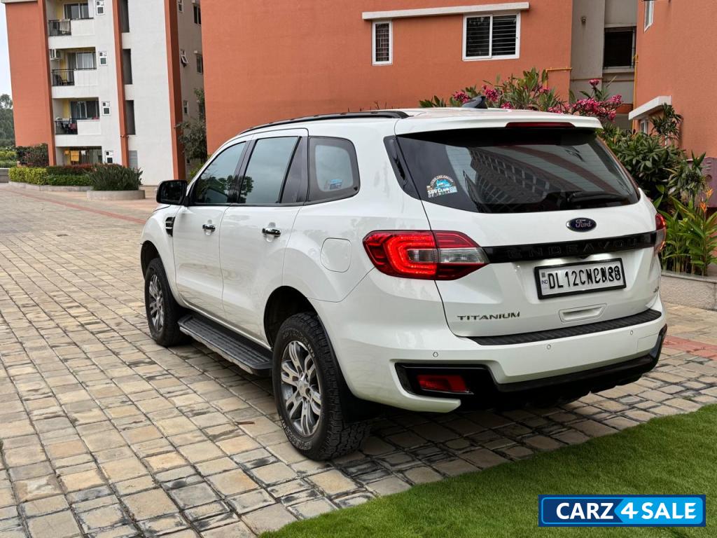 White Ford Endeavour Titanium 3.2 4x4