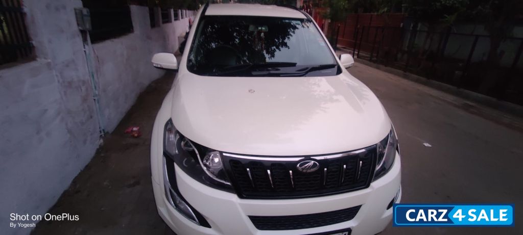 Mahindra XUV 500 W6