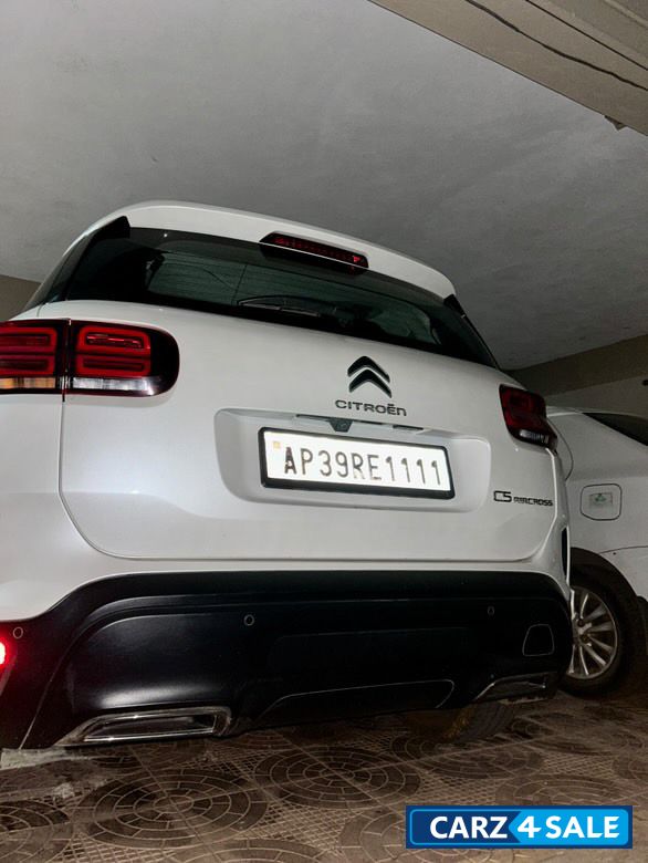 White Citroen C5 Aircross Shine