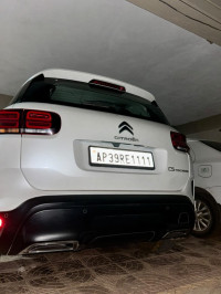 White Citroen C5 Aircross Shine