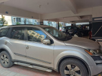 Mahindra XUV 500 W8