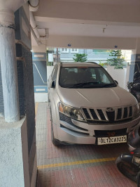Mahindra XUV 500 W8