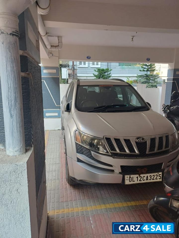 Mahindra XUV 500 W8