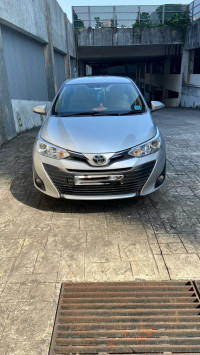 Silver Toyota Yaris G CVT