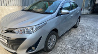 Silver Toyota Yaris G CVT