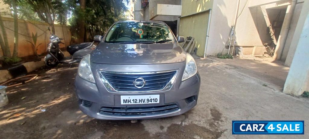 Black Gray Nissan Sunny XL