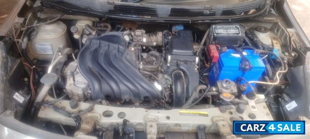 Black Gray Nissan Sunny XL