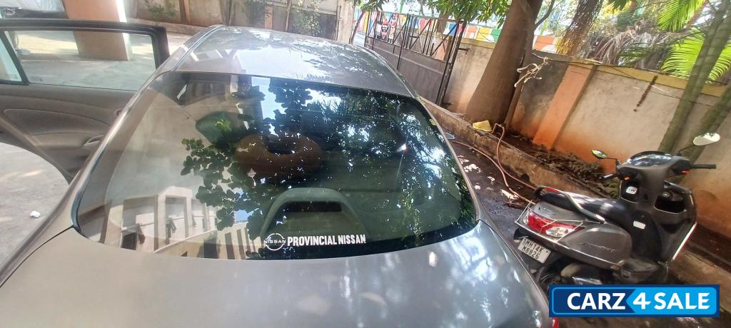 Black Gray Nissan Sunny XL