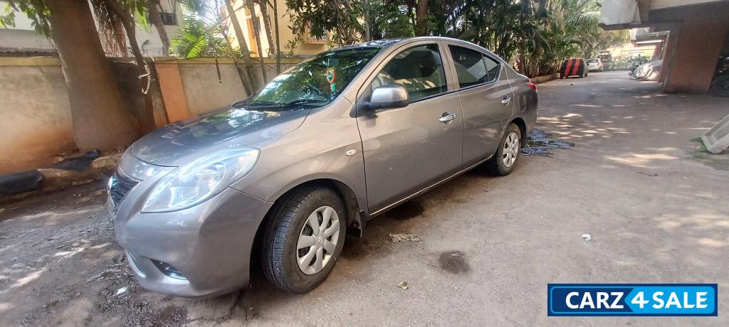 Black Gray Nissan Sunny XL