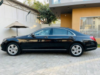 Black Mercedes-Benz S-Class 350 Diesel