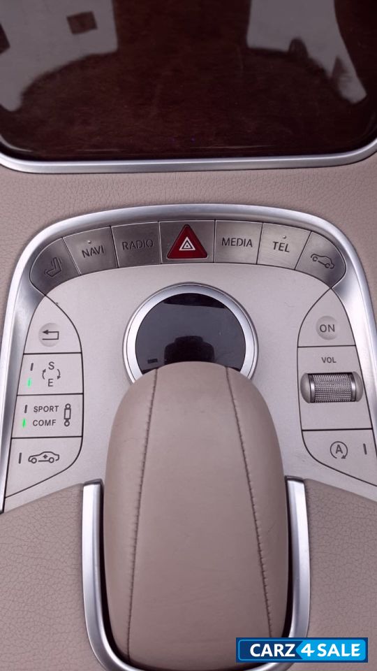 Black Mercedes-Benz S-Class 350 Diesel