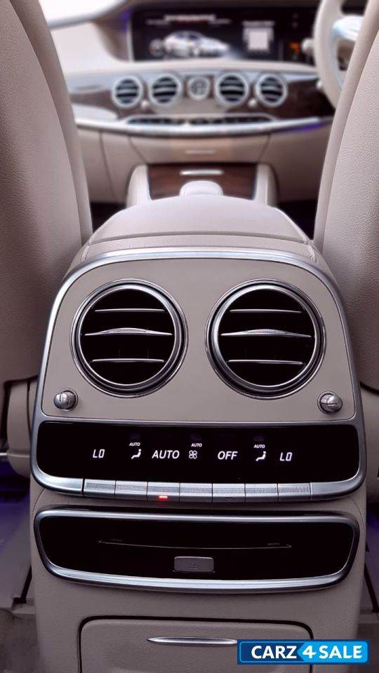 Black Mercedes-Benz S-Class 350 Diesel