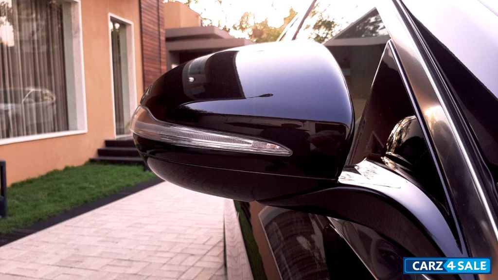 Black Mercedes-Benz S-Class 350 Diesel