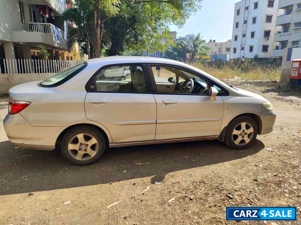 Silver Honda City ZX Automatic