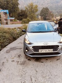 Hyundai Aura Second top model