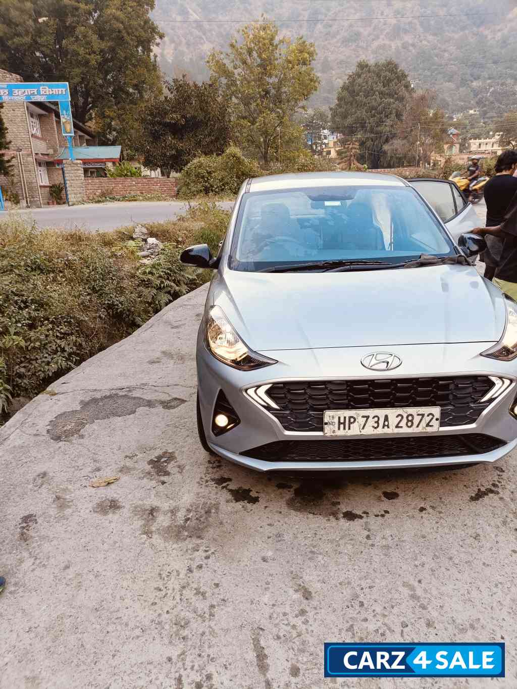 Hyundai Aura Second top model