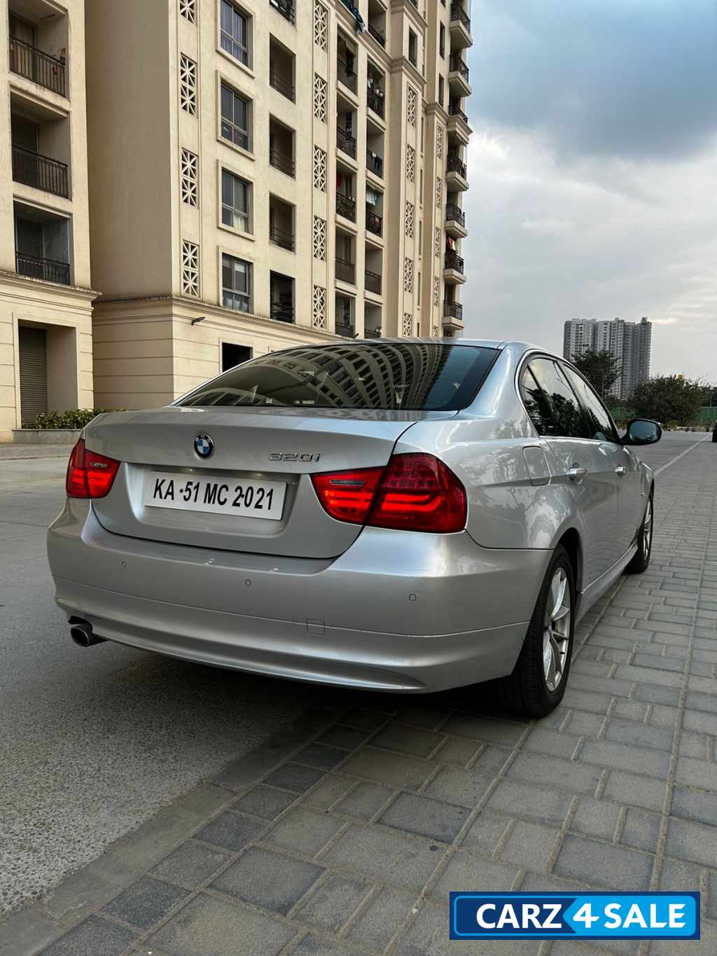 BMW 3-Series 320i