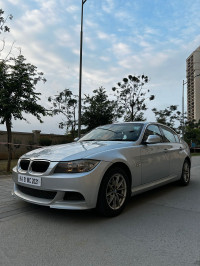 BMW 3-Series 320i