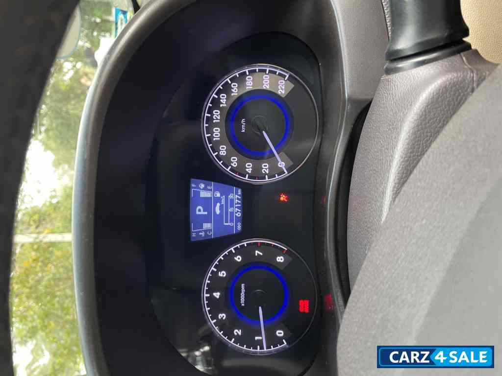 Grey Hyundai Verna SXVTVT