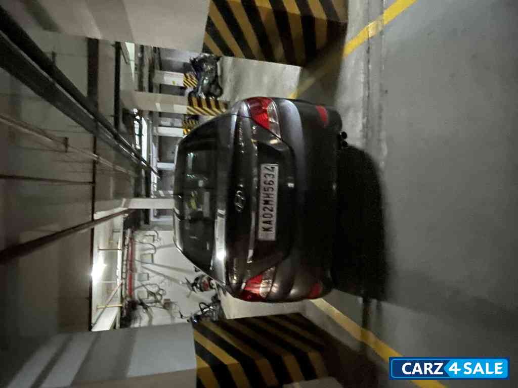 Grey Hyundai Verna SXVTVT