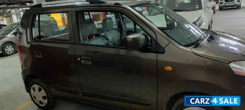 Brown Maruti Suzuki Wagon R AMT VXi Optional
