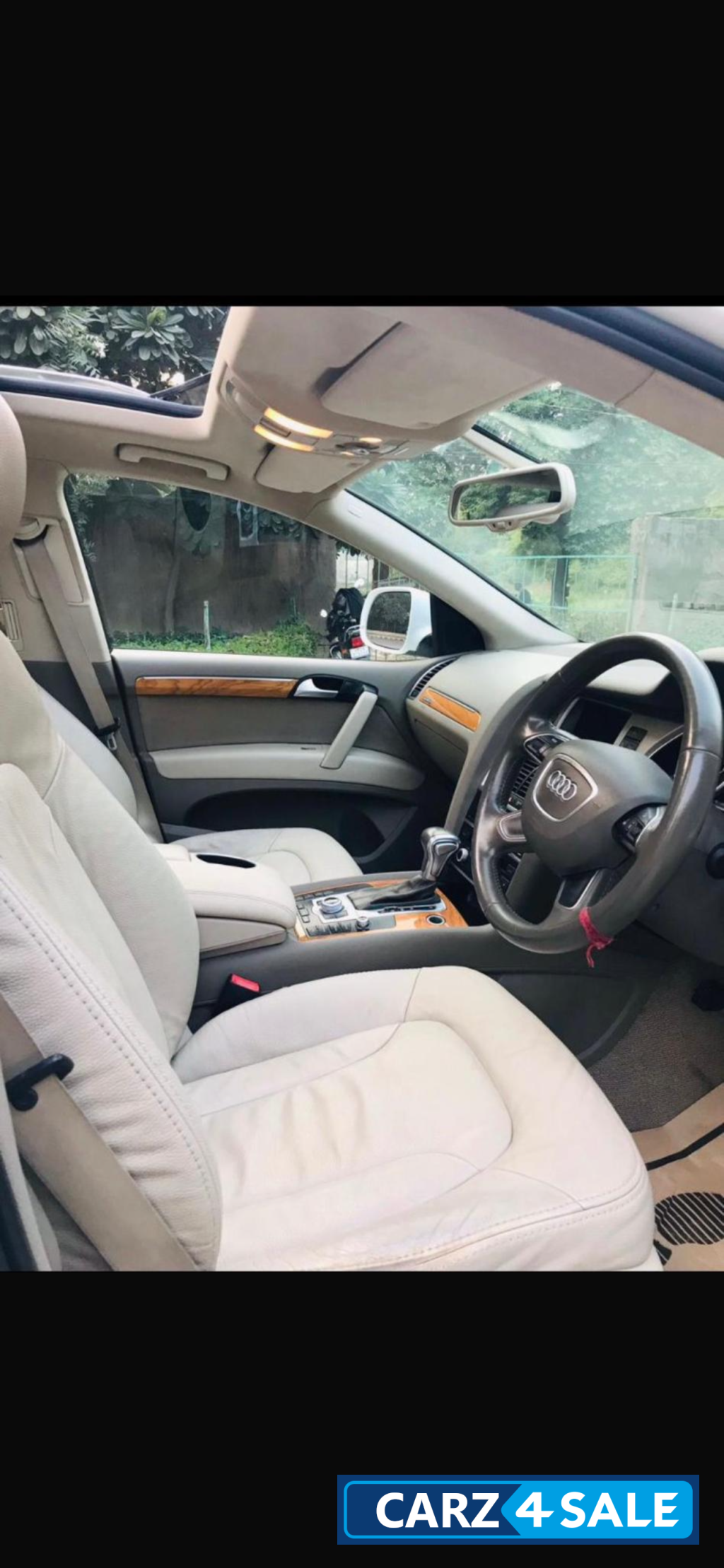 Carrara White Audi Q7 Quattro