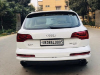 Carrara White Audi Q7 Quattro