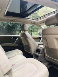 Carrara White Audi Q7 Quattro