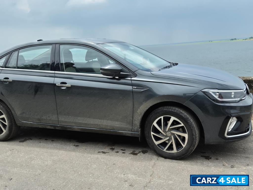 Carbon Grey Volkswagen Virtus topline MT