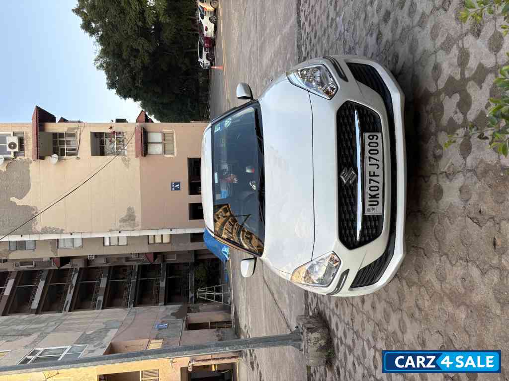 Maruti Suzuki Swift VXI AMT PETROL