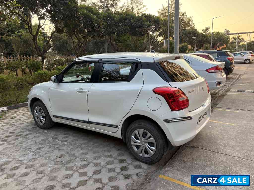 Maruti Suzuki Swift VXI AMT PETROL