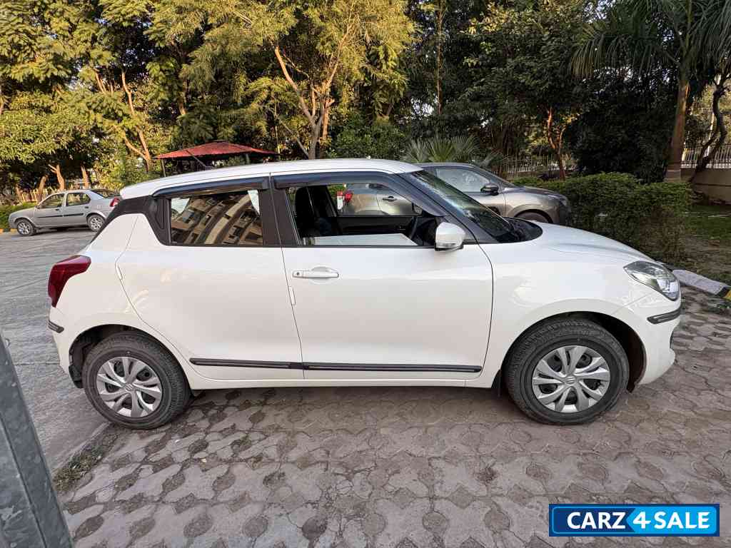 Maruti Suzuki Swift VXI AMT PETROL