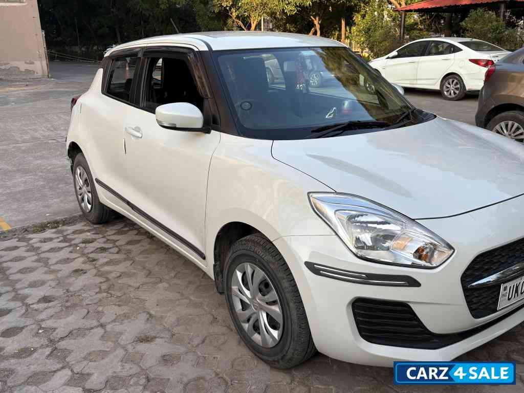 Maruti Suzuki Swift VXI AMT PETROL