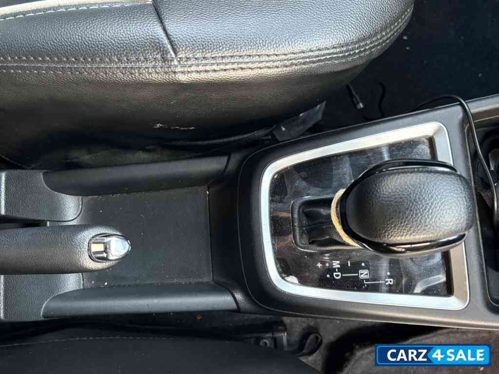 Maruti Suzuki Swift VXI AMT PETROL