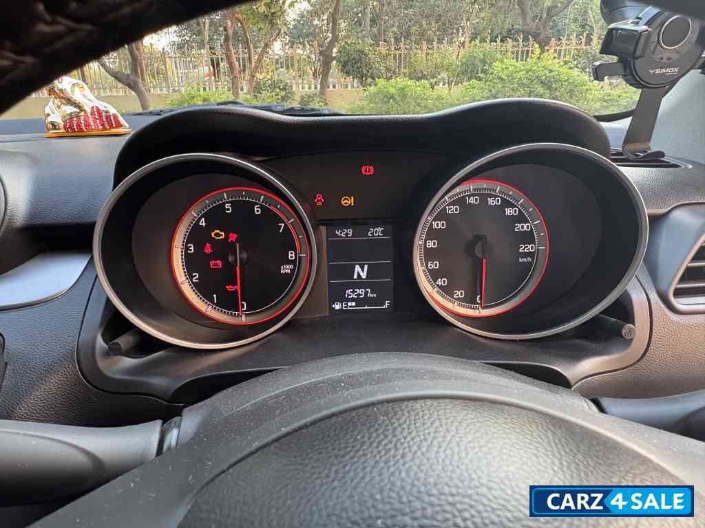 Maruti Suzuki Swift VXI AMT PETROL