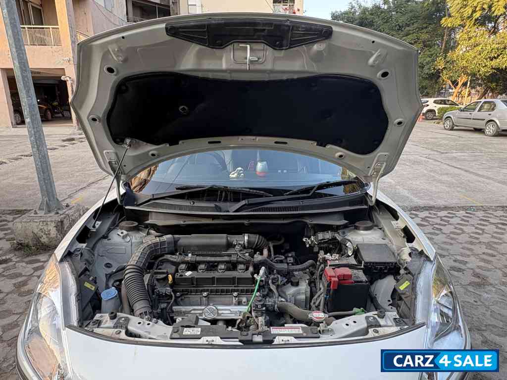 Maruti Suzuki Swift VXI AMT PETROL