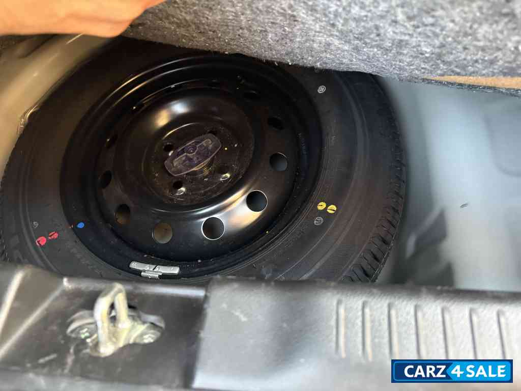 Maruti Suzuki Swift VXI AMT PETROL