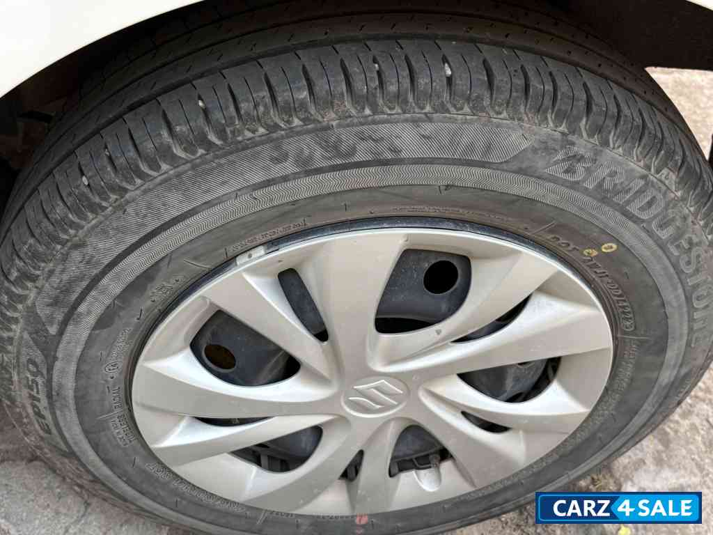 Maruti Suzuki Swift VXI AMT PETROL