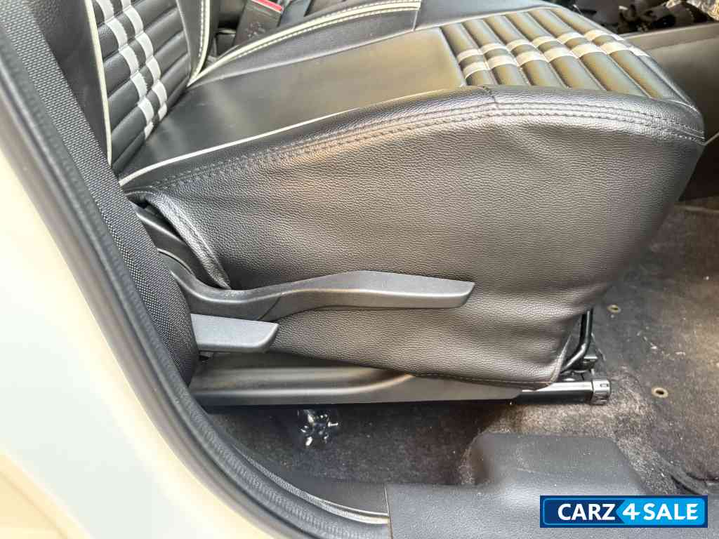 Maruti Suzuki Swift VXI AMT PETROL