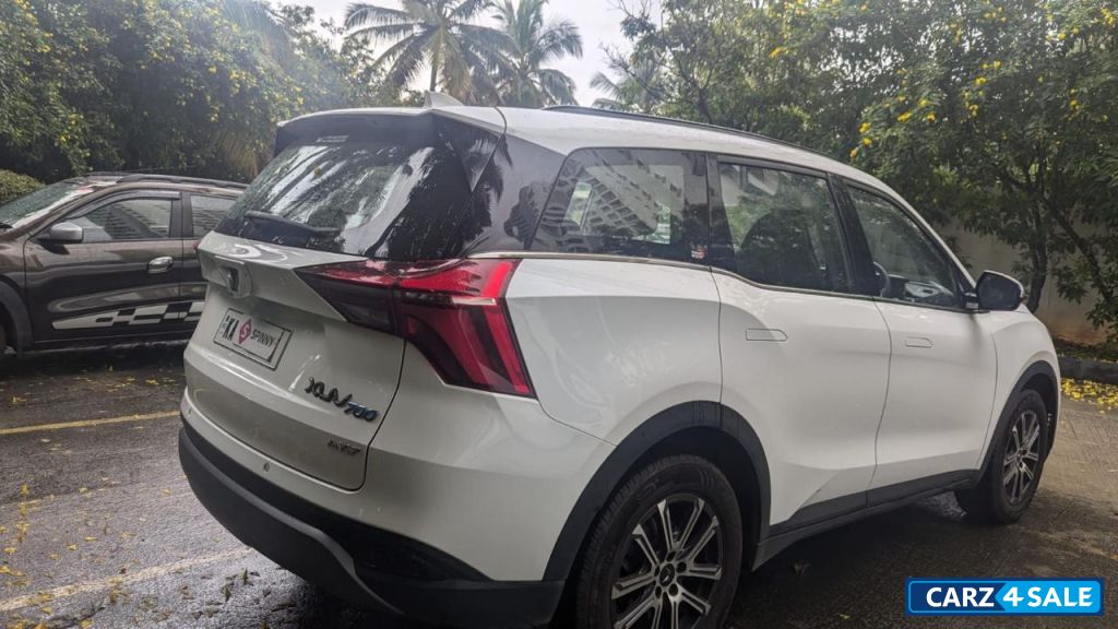 White Mahindra XUV700 AX7