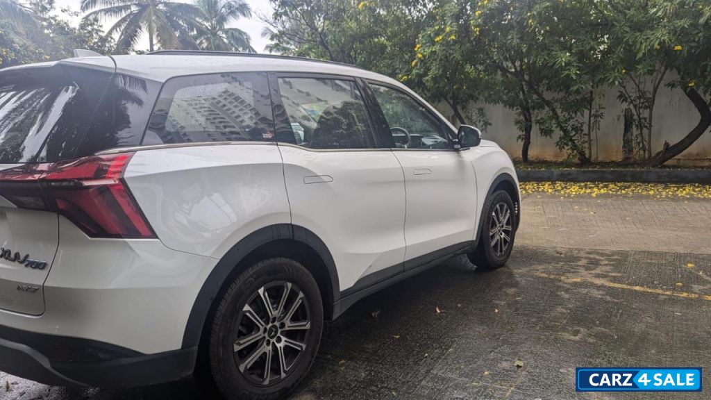 White Mahindra XUV700 AX7