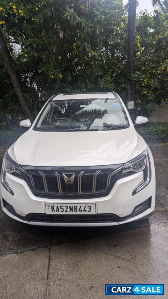 White Mahindra XUV700 AX7