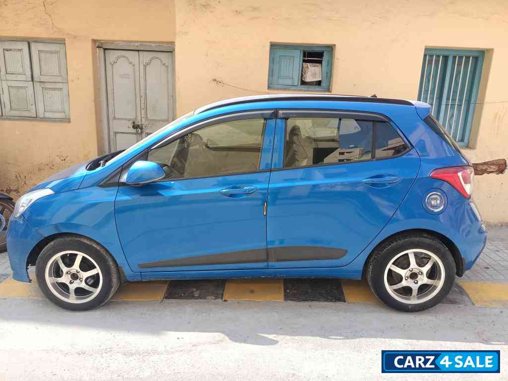Marine Blue Hyundai i10 I10 grand sportz 1.2 crdi