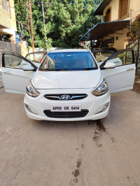 White Hyundai Verna Sx