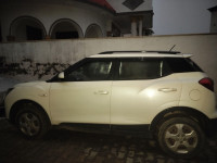 Mahindra XUV300 W6