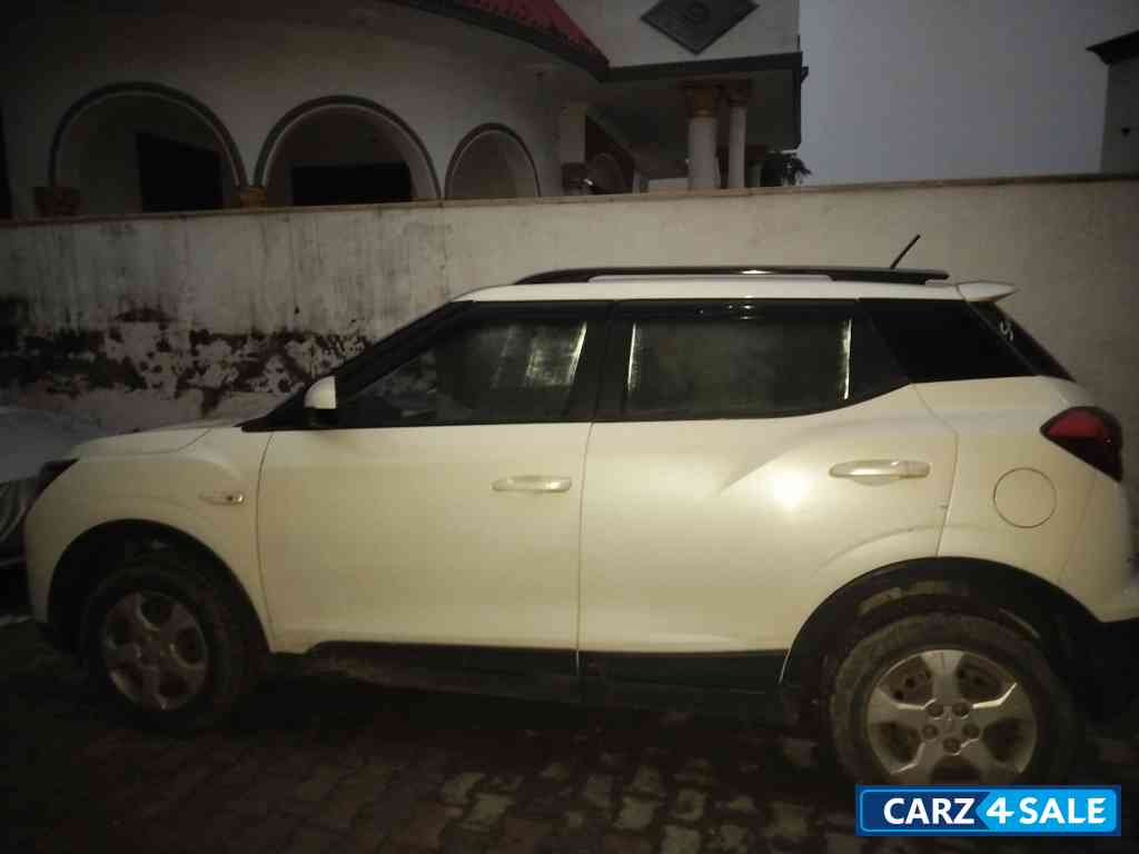 Mahindra XUV300 W6