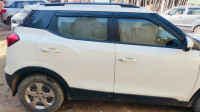 Mahindra XUV300 W6